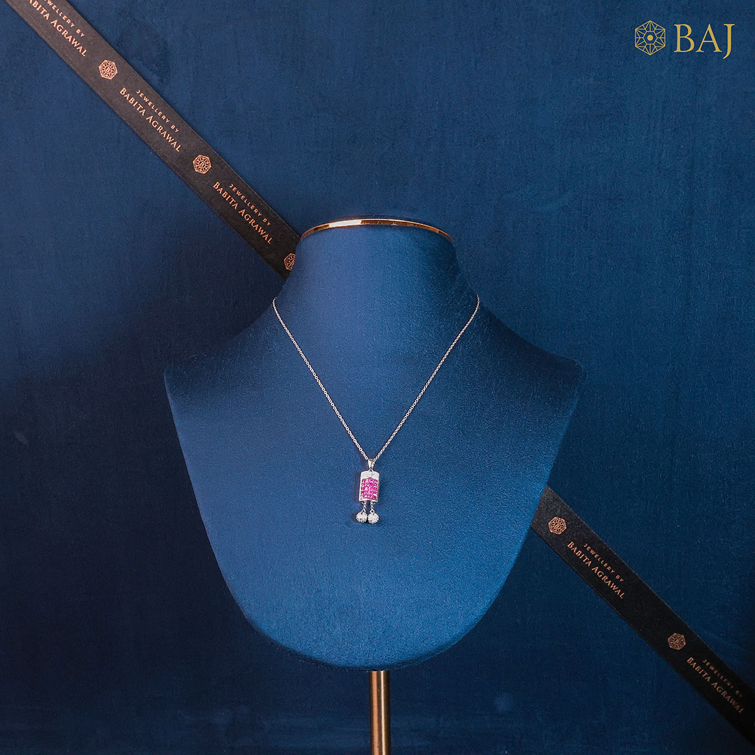 Doll Glam diamond pendant in 18k gold with pink gemstone centerpiece-2