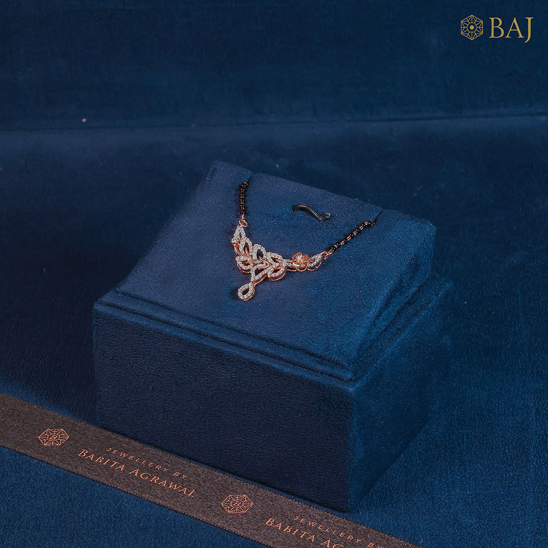 Eternal Knot diamond mangalsutra pendant in 18k gold knot design