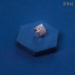 Luxe diamond ring in 18kt rose gold with marquise floral design