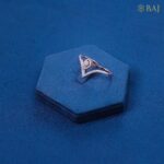 Tiara diamond ring in 18kt rose gold with geometric double finger design