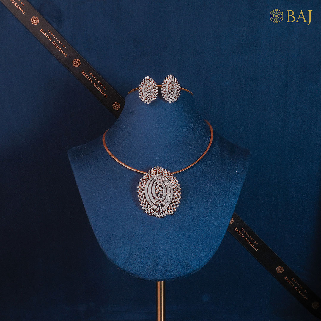 Floral diamond necklace set in 18kt gold-2