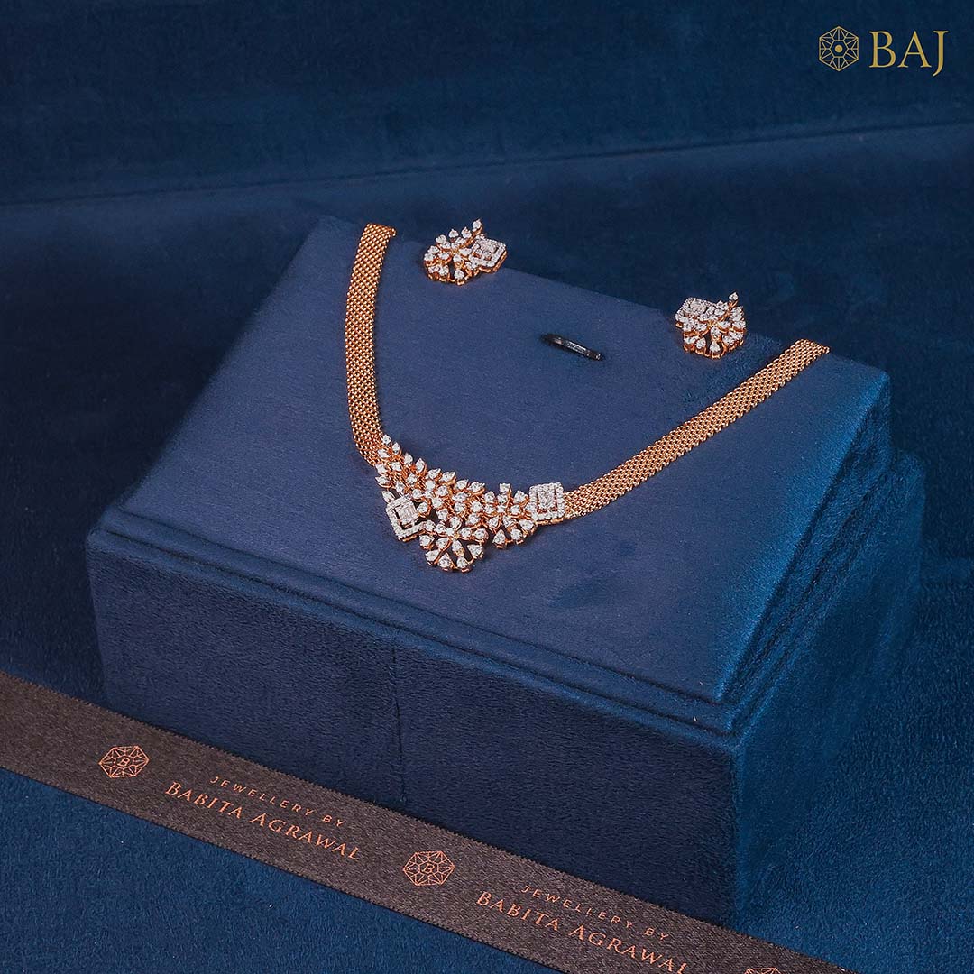 Classic cluster diamond necklace and earrings set in 18kt gold