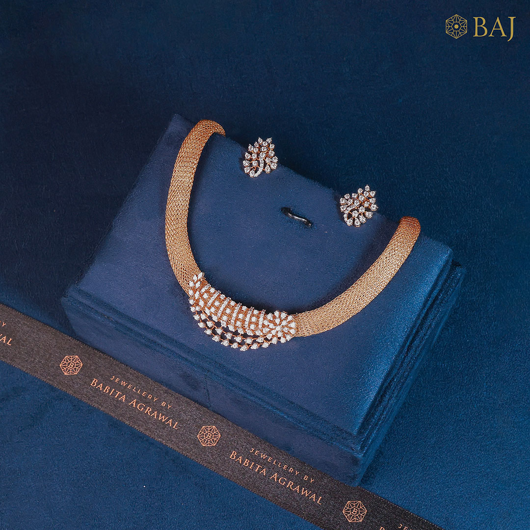 Diamond necklace set with gold mesh design in 18k gold