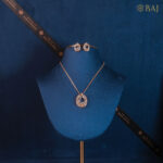 Loop Gleam oval loop diamond pendant set in 18k gold-1