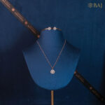 Spiral diamond pendant set for women in 18kt gold. -2