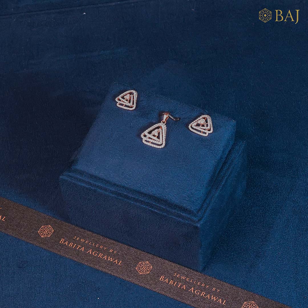 Tri Radiance triangular diamond pendant set in 18k gold