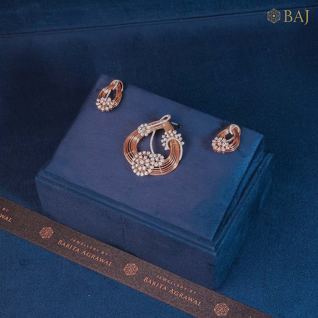 Cascade Harmony diamond pendant set in 18k gold with flowing design