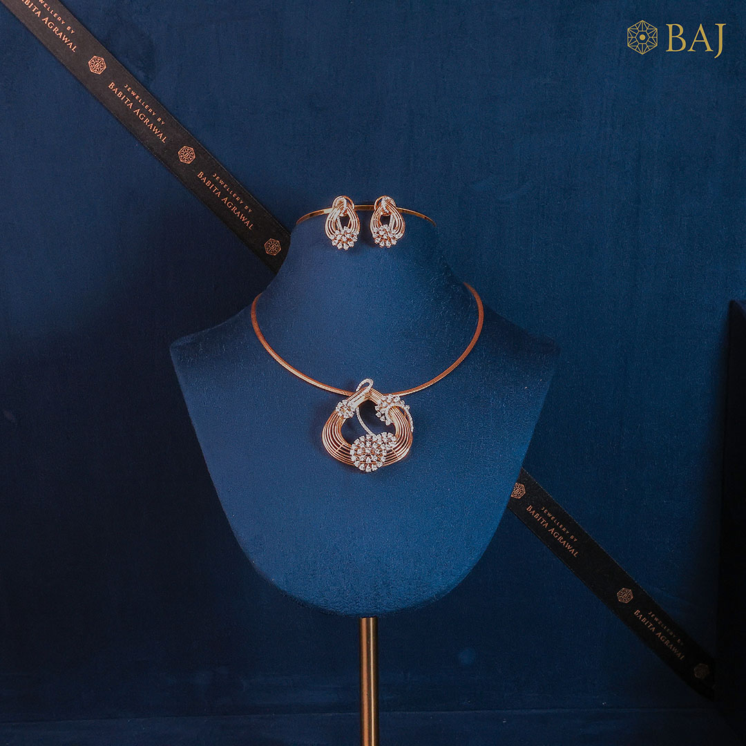 Cascade Harmony diamond pendant set in 18k gold with flowing design-2