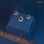 Royal Velvet Spark diamond pendant set with blue gemstone in 18k gold