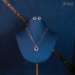 Royal Velvet Spark diamond pendant set with blue gemstone in 18k gold-2