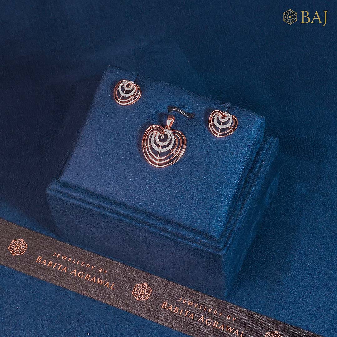 Heartline Glow diamond pendant set with heart design in 18k gold