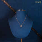 Snowbloom Radiance diamond pendant set in 18k gold with floral snowflake design