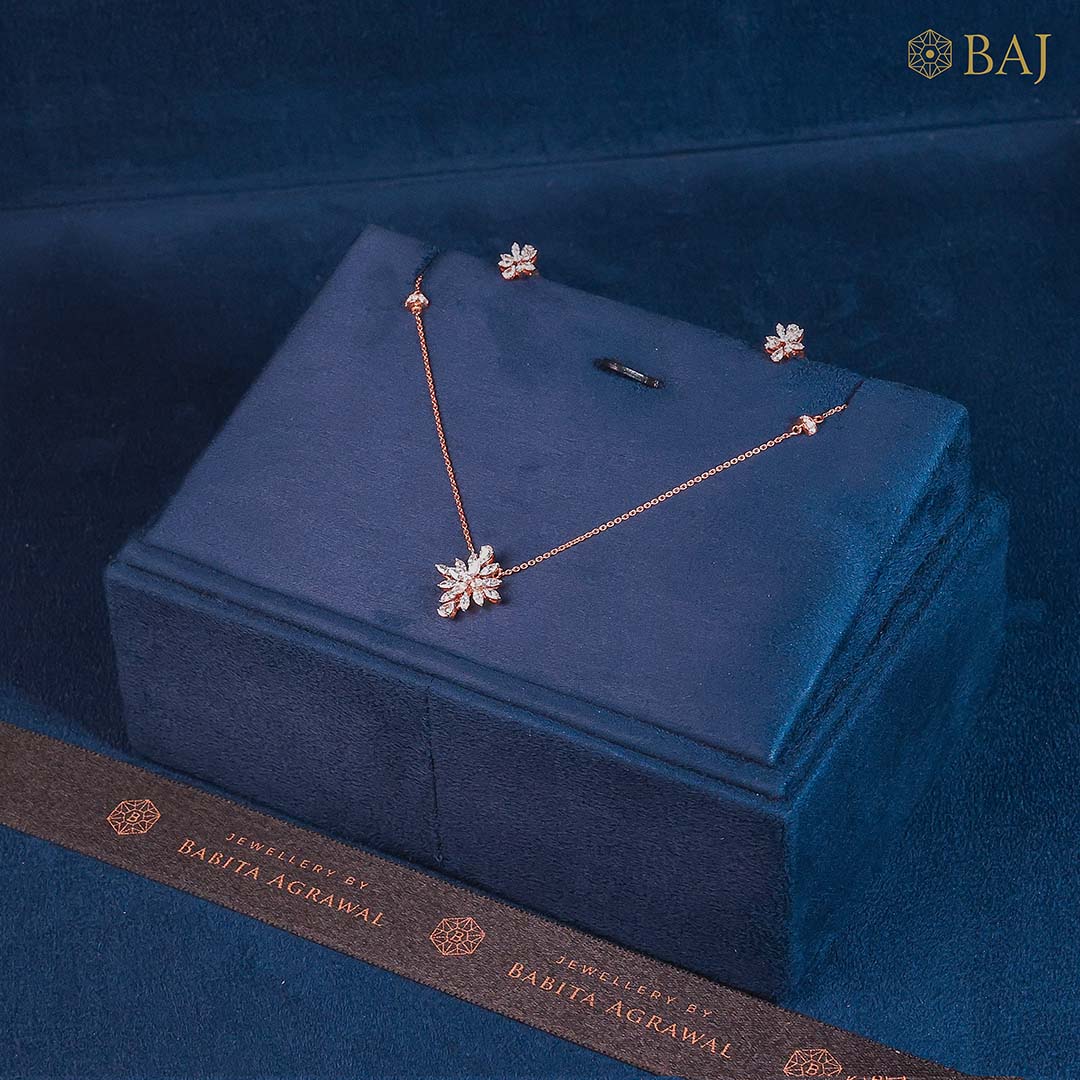 Snowbloom Radiance diamond pendant set in 18k gold with floral snowflake design-2