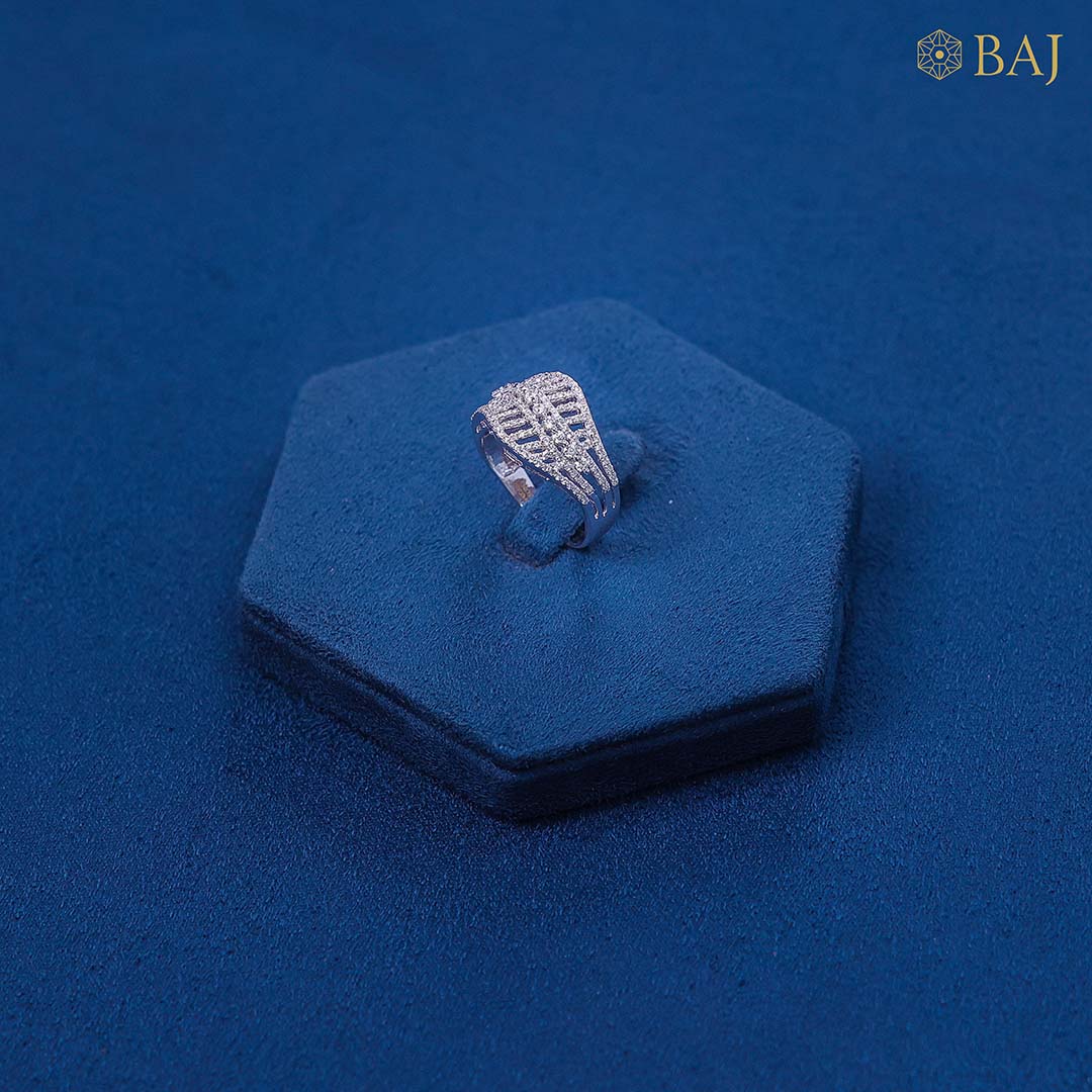 Veins diamond ring in 18kt rose gold with leaf inspired design