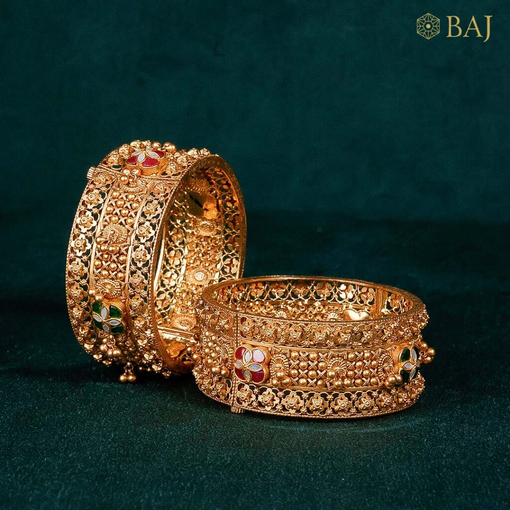 22Kt Filigree Kundan Bangles Set