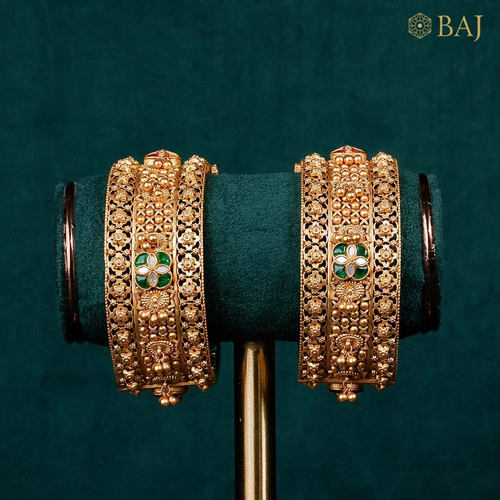 22Kt Filigree Kundan Bangles Set