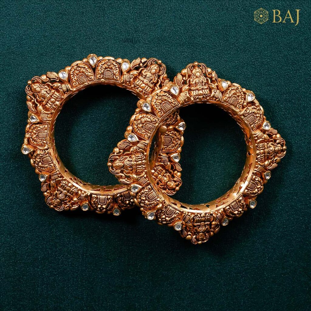 22Kt Antique Kundan Bangles Set