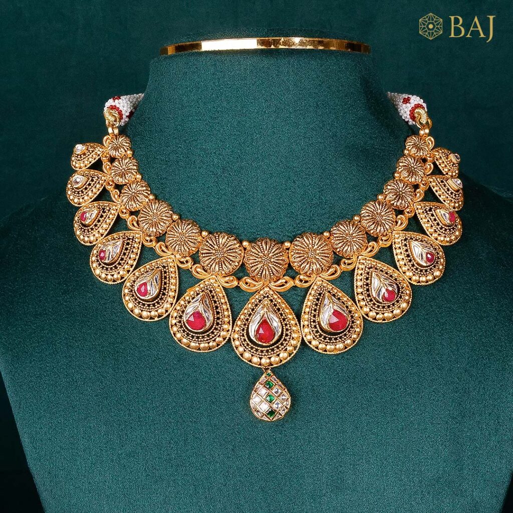 22Kt Heritage Floral Antique Kundan Set