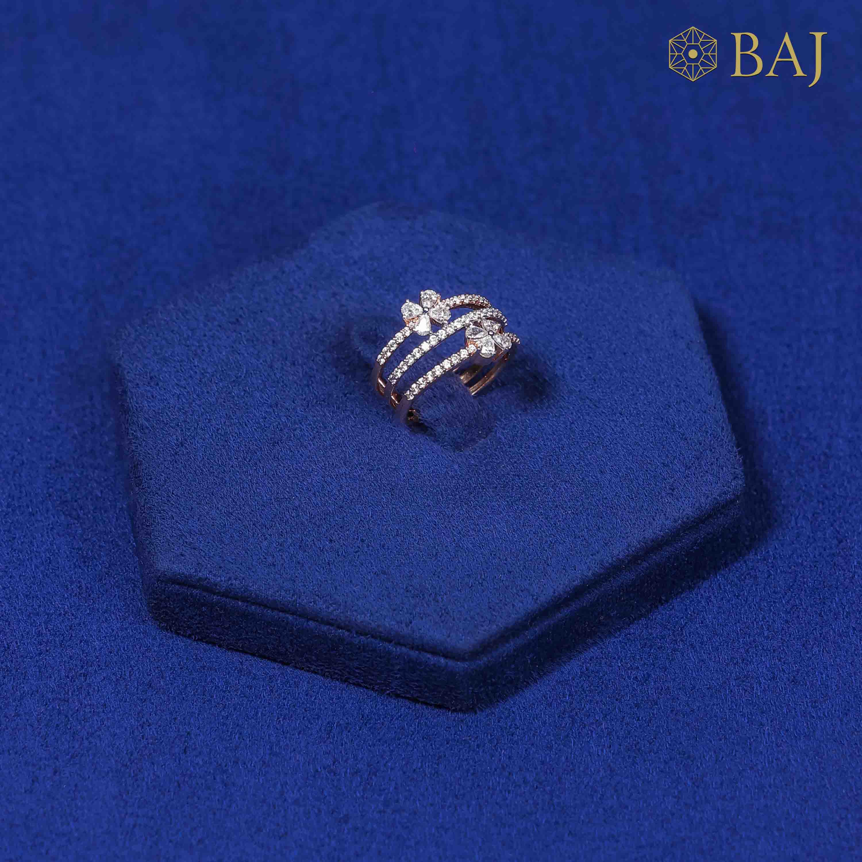 Flurry diamond ring in 18kt gold with floral multi band design