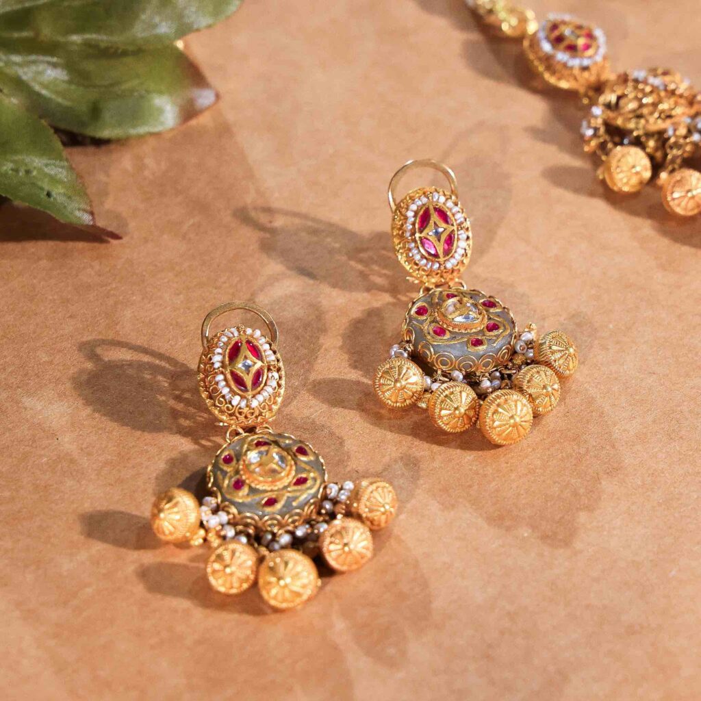 Grande Temple Motif Kundan Jewellery Set