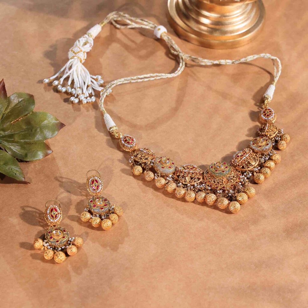 Grande Temple Motif Kundan Jewellery Set