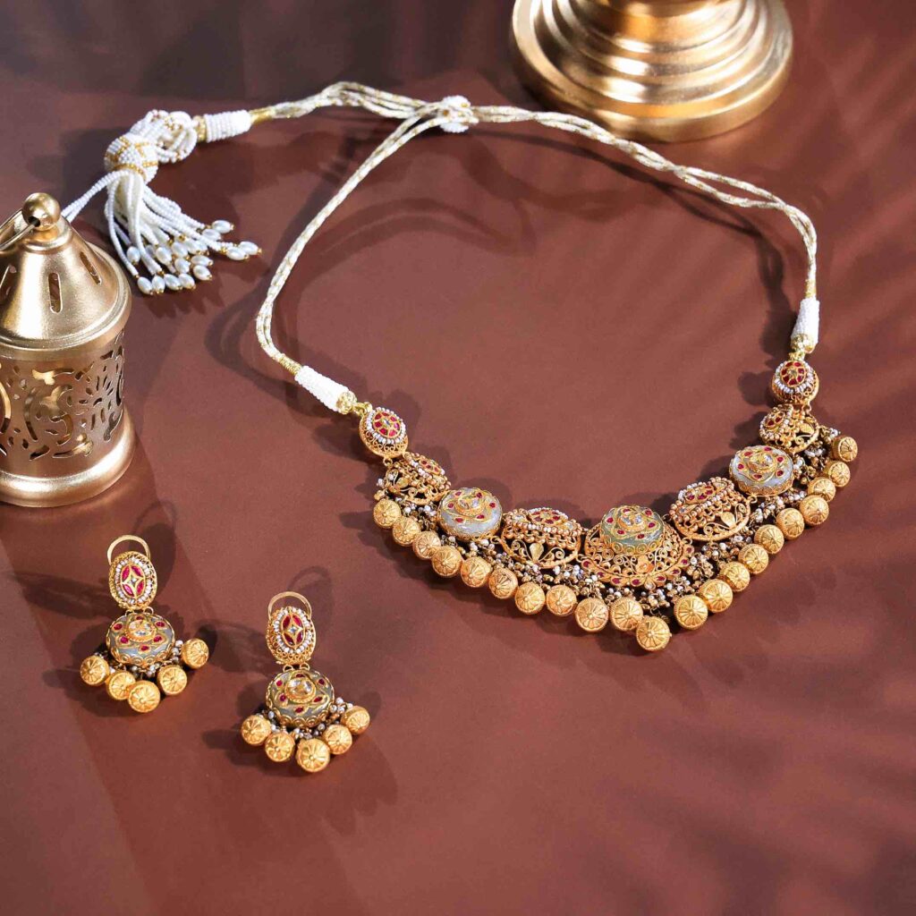 Grande Temple Motif Kundan Jewellery Set
