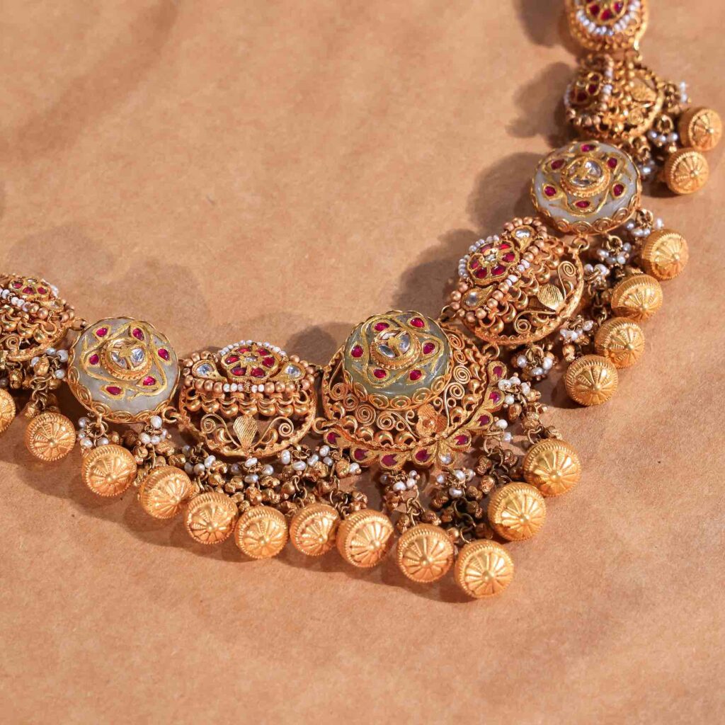 Grande Temple Motif Kundan Jewellery Set