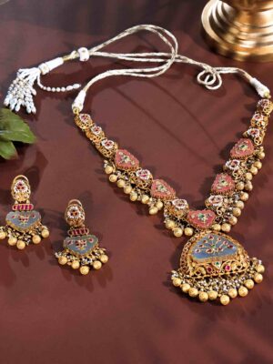 Royal Temple-Inspired Kundan Jewellery Set