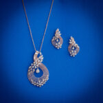 Teardrop diamond center